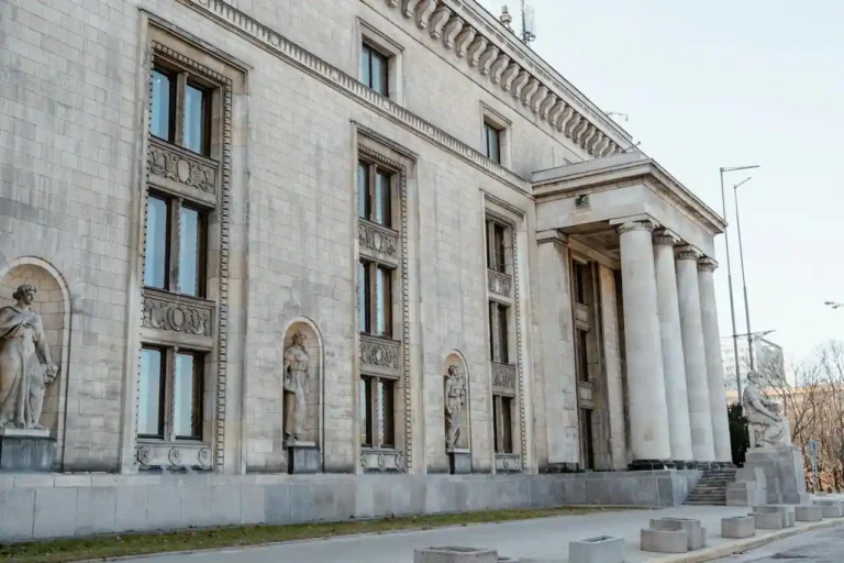 Offre d’emploi dans la fonction publique : où chercher et comment candidater