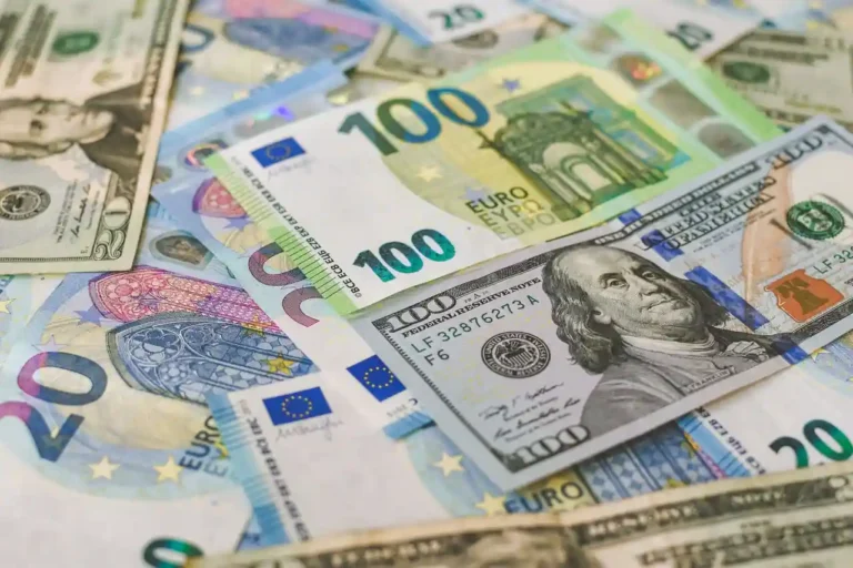 Convertir des dollars en euros sans y perdre au change