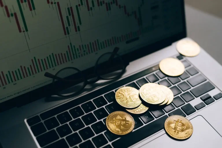 Cryptomonnaie : c&rsquo;est quoi, comment ça marche et quels risques